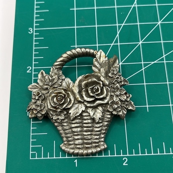 Pewter Beautiful Flower Basket Brooch Signed 1988 Seagull Vintage - Picture 8 of 13